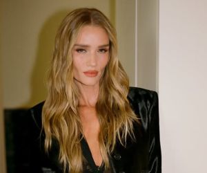 Δεν θέλω beachy waves μόνο για το καλοκαίρι και η Rosie Huntington‑Whiteley μου δείχνει τον τρόπο