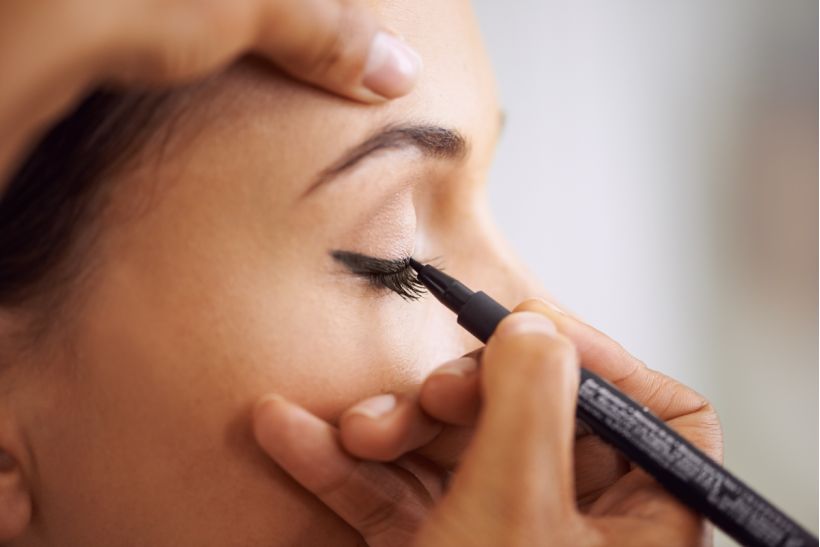 Ο οδηγός για winged eyeliner που θα σε βοηθήσει ακόμα και αν είσαι ανεπίδεκτη σαν εμένα