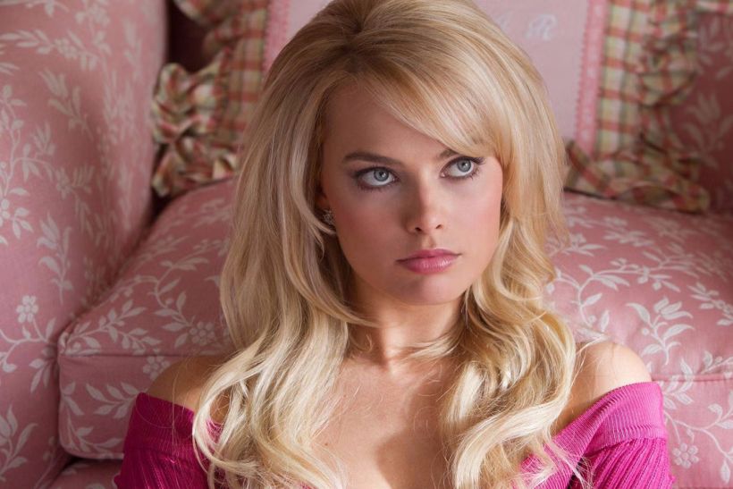 Margot Robbie: Η ιστορία πάθους πίσω από το εντυπωσιακό κολιέ της