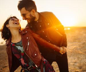 6 ζευγάρια ζωδίων που έχουν την πιο έντονη χημεία (για καλό ή για κακό)