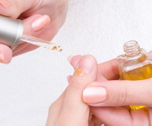 Rosehip oil νύχια: Ό,τι πιο ρομαντικό στο μανικιούρ για το φθινόπωρο
