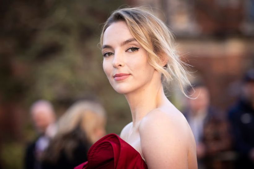 Jodie Comer: «Πρέπει να αμφισβητήσεις τον εαυτό σου. Νομίζω ότι το να φοβάσαι είναι κάτι καλό»