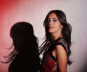 Ετοιμάσου για μια μουσική «μυστική συνάντηση» με τη Νεφέλη Φασούλη