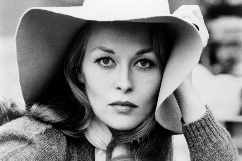 Faye Dunaway: «Δεν είναι η ηλικία που κάνει τη ζωή. Είναι αυτό που κάνεις με αυτήν»