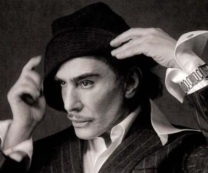 Ο John Galliano ενώνει δυνάμεις με τα Zara