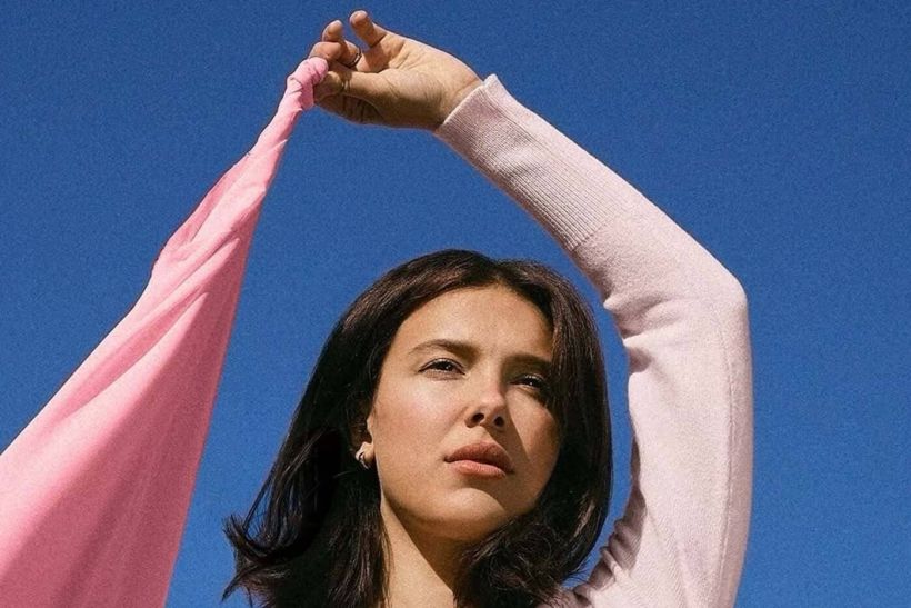Millie Bobby Brown: «Θέλω πραγματικά να αλλάξω τον κόσμο»