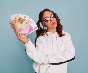 Παγκόσμια Ημέρα Αποταμίευσης και θα σου πω πώς να βάλεις εύκολα χρήματα στην άκρη