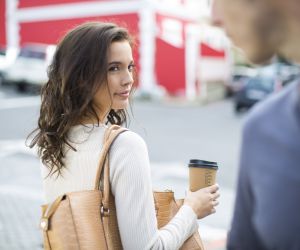 «Ευχαριστώ αλλά δεν θα πάρω...»: Με αυτές τις 5 έξυπνες αποστομωτικές φράσεις βάζω στη θέση του όποιον προσπαθεί να με προσβάλει