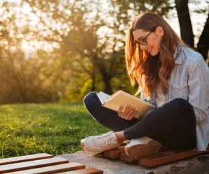 «Στο ξάφνιασμα της άνοιξης…» «…εκεί απάνω σε βρίσκει η ποίηση»