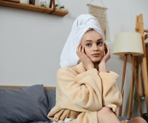 Την Τρίτη πηγαίνω στο γραφείο free make-up – και αυτό το μίνι detox αναζωογονεί την επιδερμίδα αλλά και mindset μου