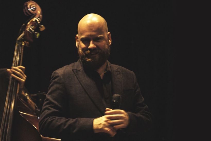 “Sinatra With A Twist”: Απόλαυσε μία φρέσκια, προσωπική και συναρπαστική προσέγγιση σε μία από τις πιο θρυλικές φωνές του 20ού αιώνα