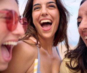 Παραμένοντας συνδεδεμένοι: οι φίλοι στα μέσα της εβδομάδας κάνουν τη διαφορά στη ψυχική μας υγεία