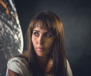 Σαλίνα Γαβαλά: «Οι πλατωνικοί έρωτες είναι ιδανικοί. Όλοι οι άλλοι μεταμορφώνονται με τον χρόνο, με τη συνήθεια»