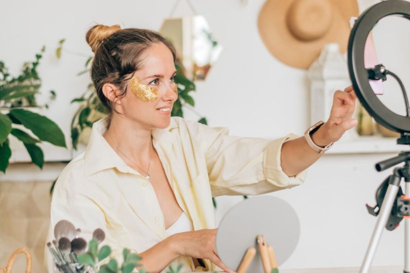 Beauty weekend reset: H 48ωρη ρουτίνα ομορφιάς που θα σε αναζωογονήσει – επειδή το αξίζεις