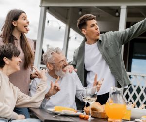 4 συνήθειες των Boomers που μας κάνουν σήμερα να «γελάμε»