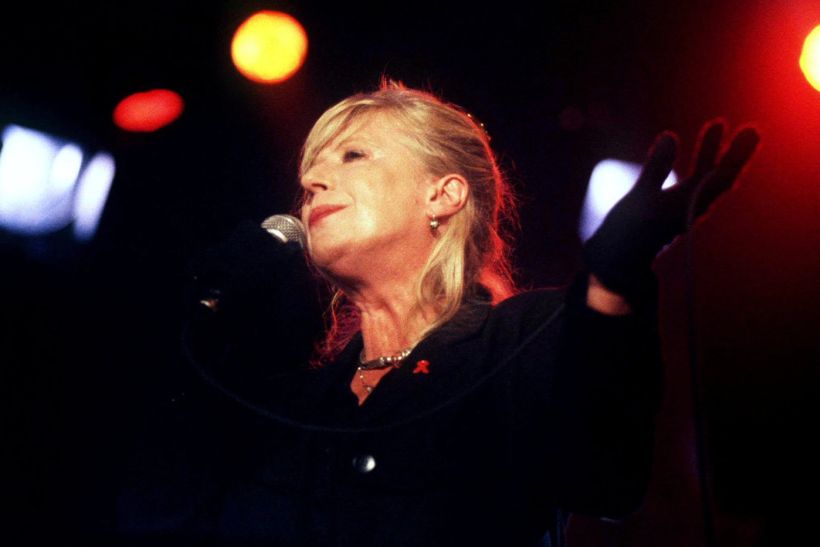 Marianne Faithfull: «Επιλέγω να δείχνω τα συναισθήματά μου μέσα από τα τραγούδια μου»