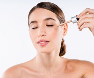 Το no-makeup makeup επιστρέφει αλλά πιο «αληθινό» από ποτέ