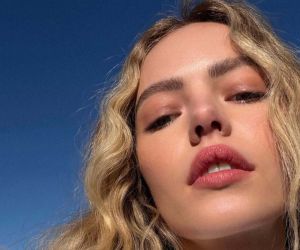Blurred matte lips