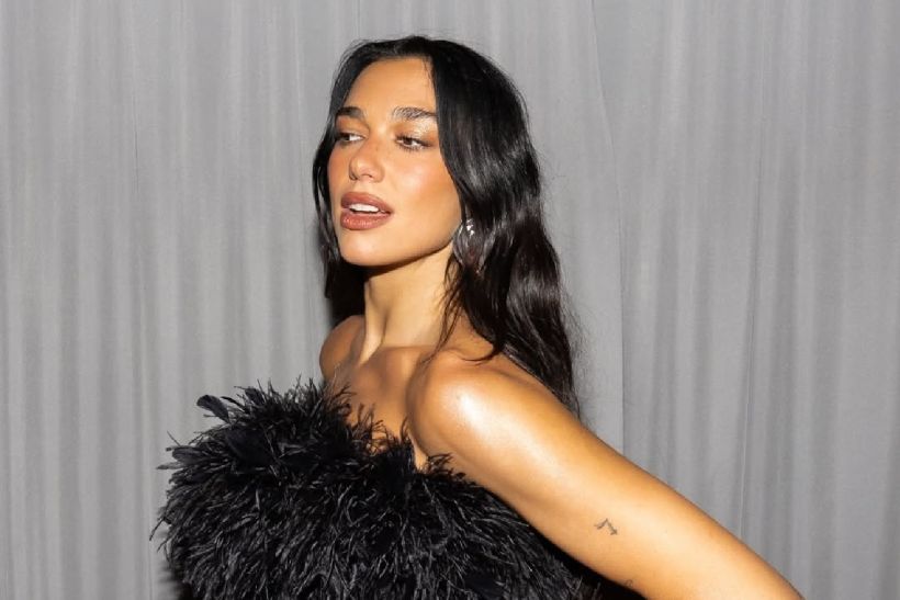 Dua Lipa: Το ενδιαφέρον και απρόσμενο layering που λάτρεψα