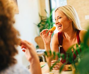Έτσι καταφέρνω να μη βάλω βάρος τις γιορτές χωρίς στερήσεις και ενοχές