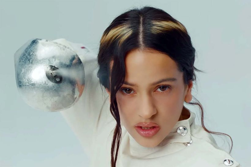 Η ROSALÍA παρουσιάζει το video του "La Perla" και ανακοινώνει το LUX Tour 2026